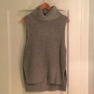 Sleeveless turtleneck sweater